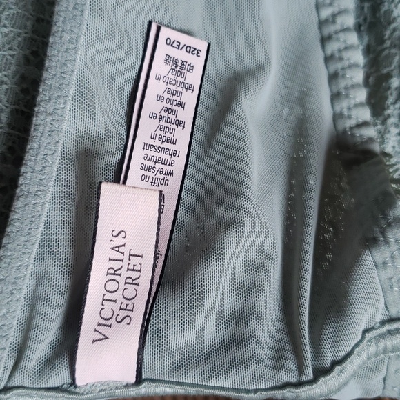 Victoria's Secret bra, size 32D - Picture 6 of 10